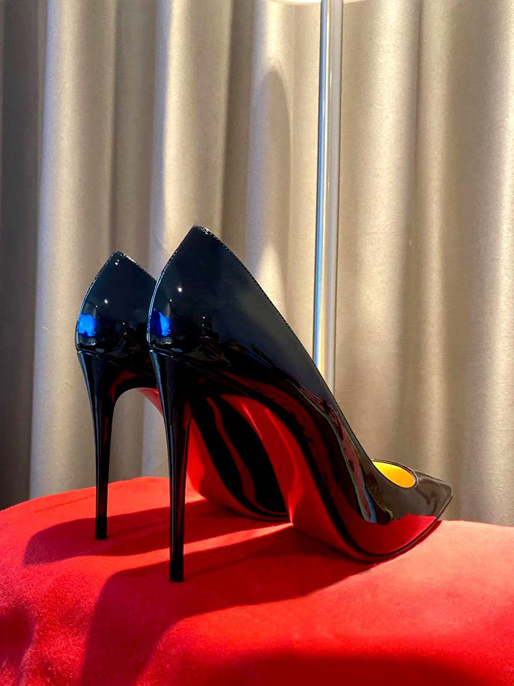 Női Magassarkú Cipő – Fekete-Piros Alapú, Tűsarkú Elegancia